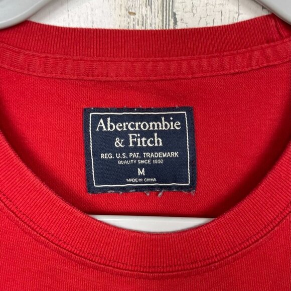 Abercrombie & Fitch logo tee raised lettering applique preppy red size Medium - Picture 2 of 7